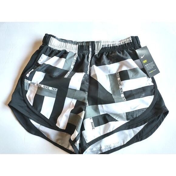 New! NIKE Women's Running Workout Active Shorts With Built-in Briefs Size XS - Picture 4 of 4